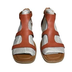 Lucky Brand Nayda Leather Tangerine/Orange Sandal 6M NEW Strappy Flats Summer